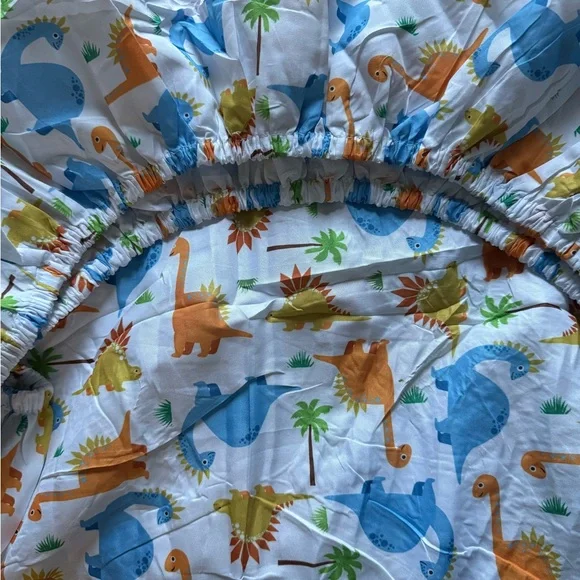 Dinosaur and‎ Palm Tree Quilt - Picture 5 of 8